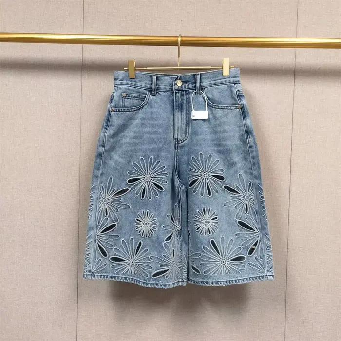 Shorts en jean brodés ajourés à fleurs pour femme, longueur genou, décontractés, printemps-été