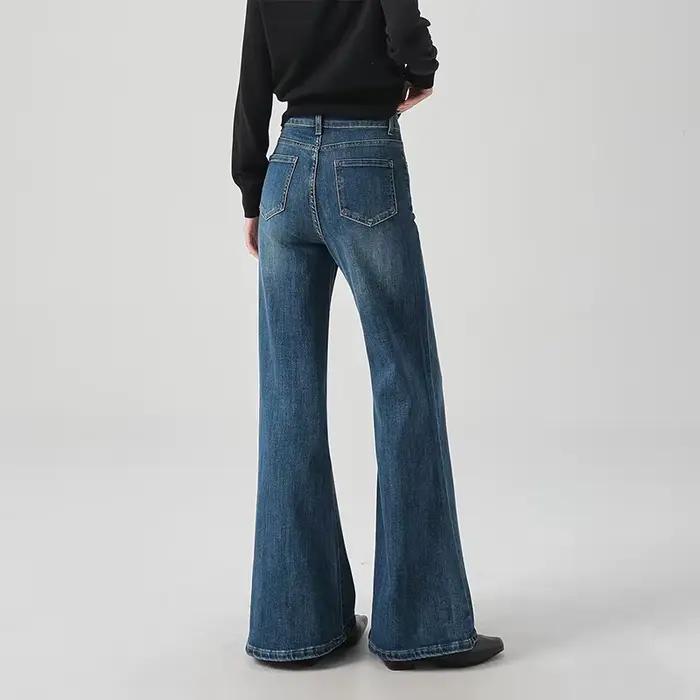 Jean évasé bleu rétro pour femme