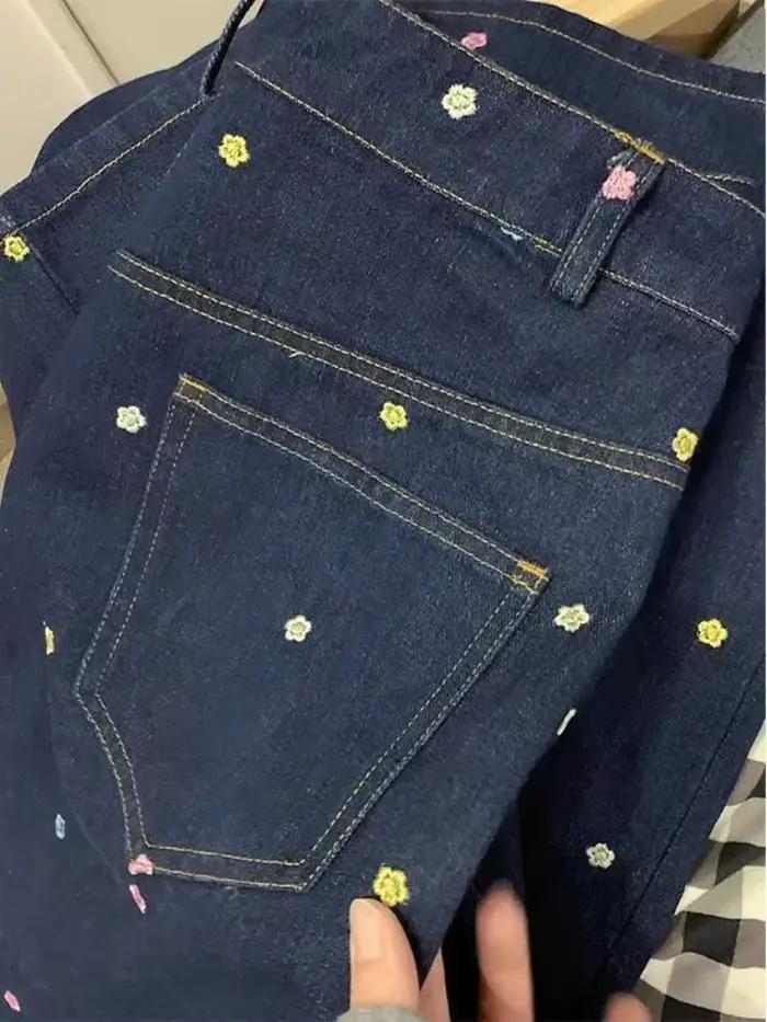 Jean brodé en Denim bleu foncé pour femmes