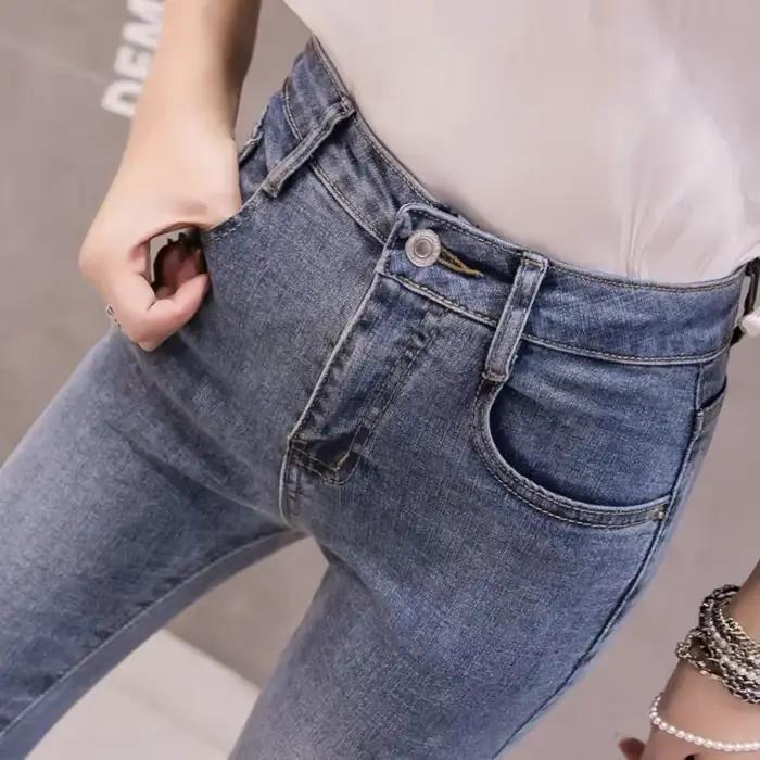 Jeans bleus courts pour femmes