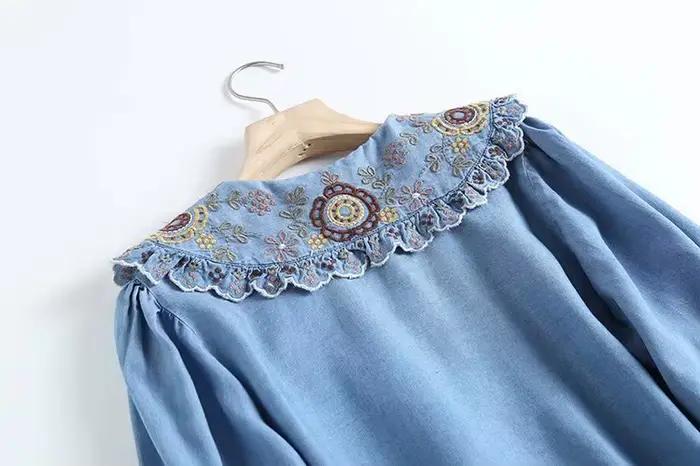 Chemise en denim brodée pour femmes