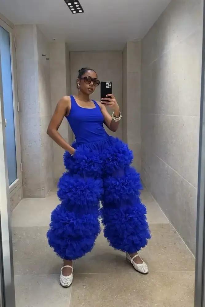Pantalon long bleu roi extra bouffant à taille haute élastique avec volants superposés pour les fêtes