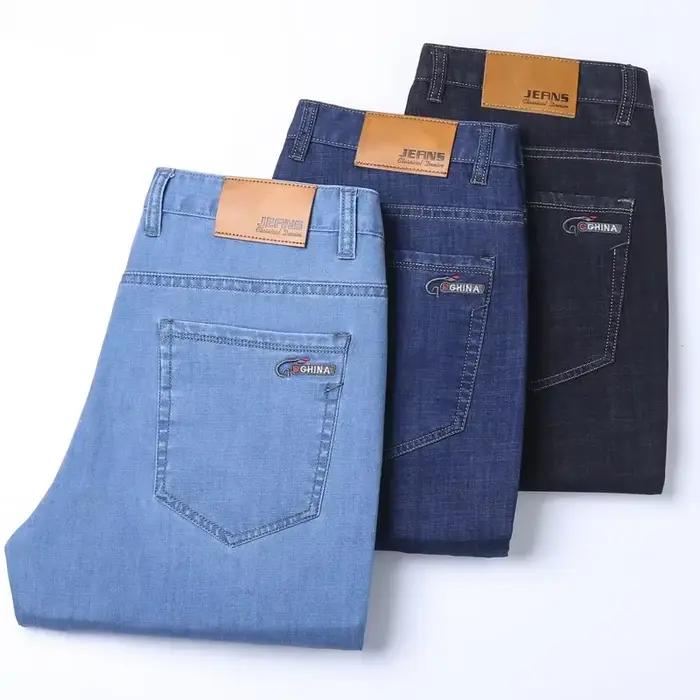Nouveau Jean en Denim Fin Effet Soie Glacée pour Homme