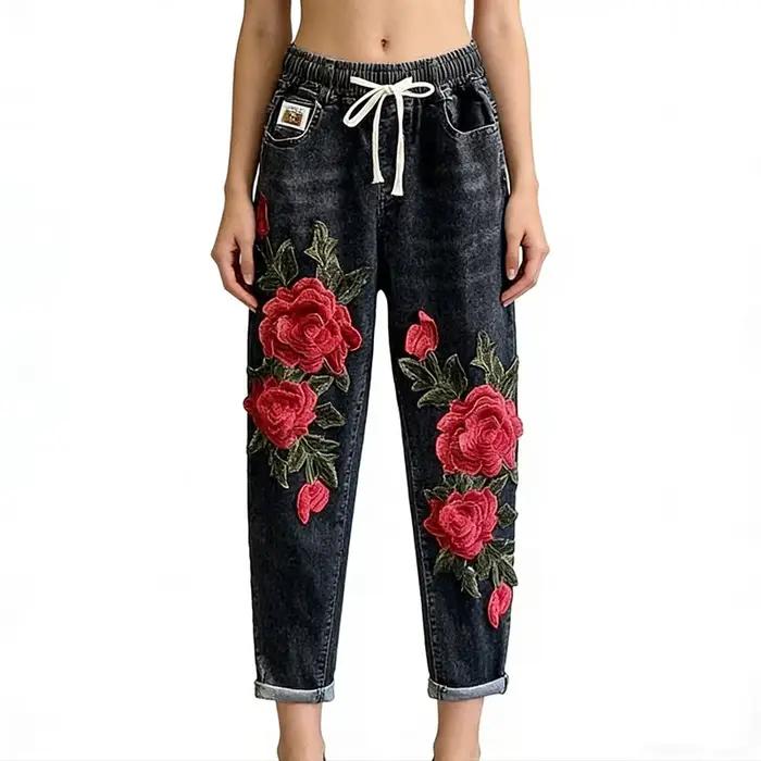 Pantalon en Denim brodé de fleurs