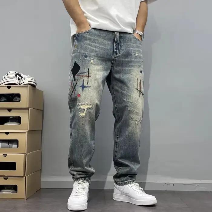 Jeans tendance, audacieux et élégants pour hommes avec broderies et imprimés patchwork