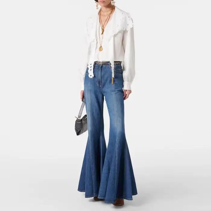 Jeans rétro bleu taille haute évasés et ajustés
