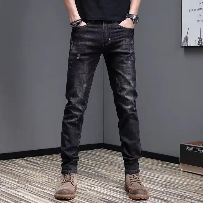 Jeans brodés pour hommes