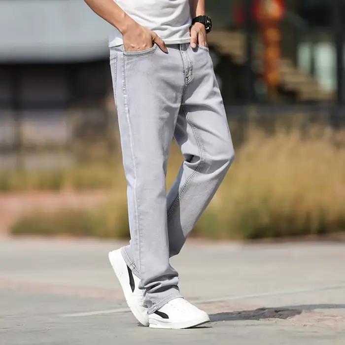 Nouveau jean droit ample et léger pour homme