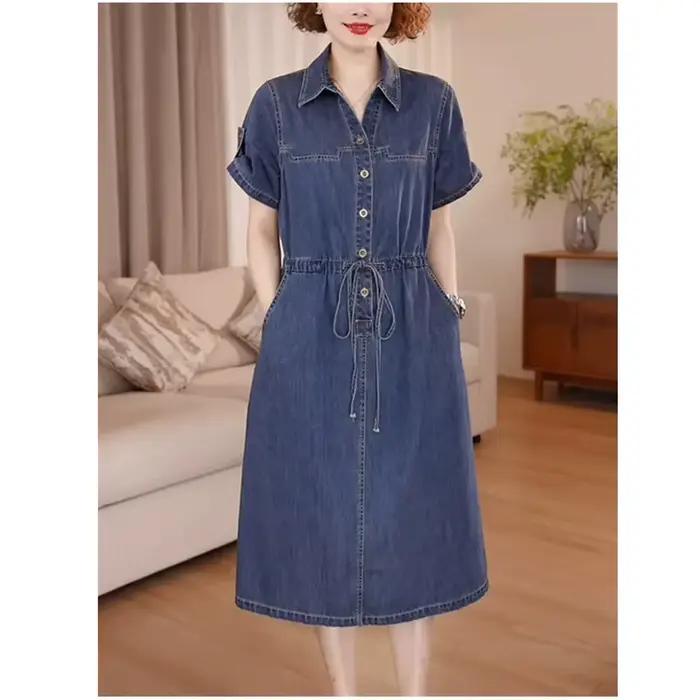 Robe en jean pour femme collection été 2026 coupe ajustée élégante décontractée avec poches pour soirées et sorties style vintage mode casual