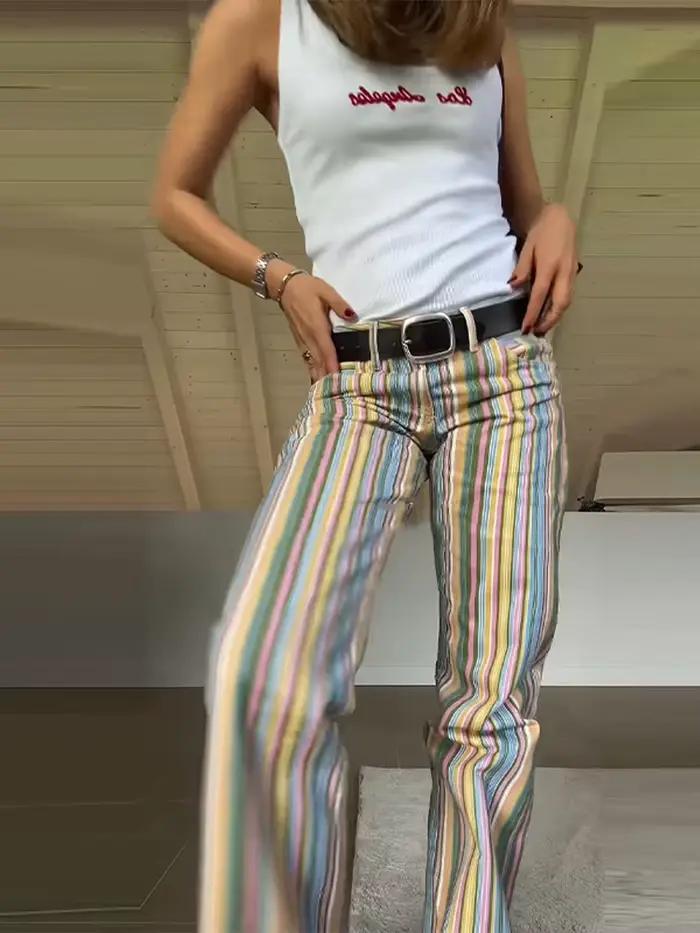 Pantalon large en jean tressé à rayures colorées effet arc-en-ciel taille basse coupe droite pour femme – Collection Printemps-Été 2026 Chic et Décontracté