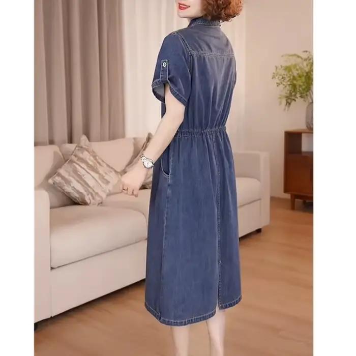 Robe en jean pour femme collection été 2026 coupe ajustée élégante décontractée avec poches pour soirées et sorties style vintage mode casual