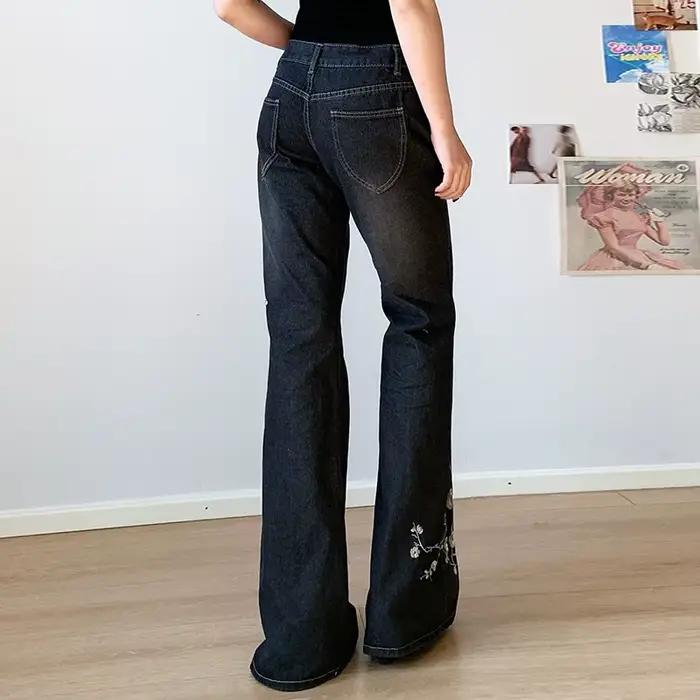 Jean évasé taille basse pour femmes