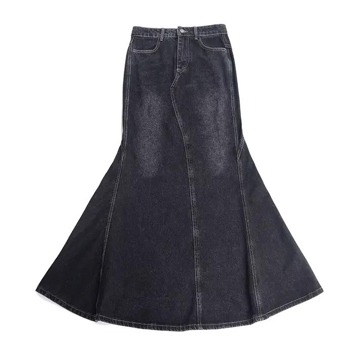 La nouvelle jupe en jean rétro taille haute en queue de poisson pour femmes dans l'automne et l'hiver de 2025 Design moulant et rehaussant les hanches