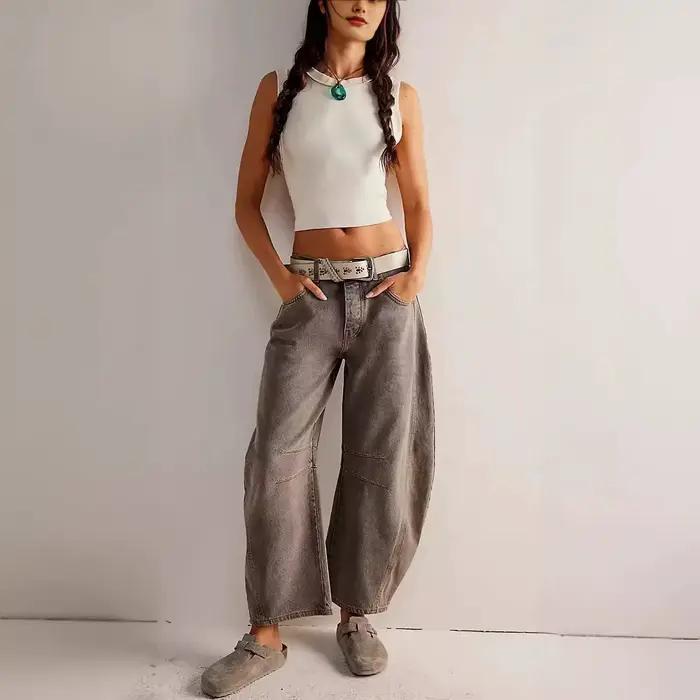 Jean en denim délavé coupe ample et jambe large taille basse pour femme – Tendance 2026 – Confort et extensibilité