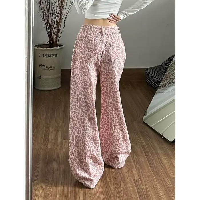 Jean large rose imprimé léopard pour femme