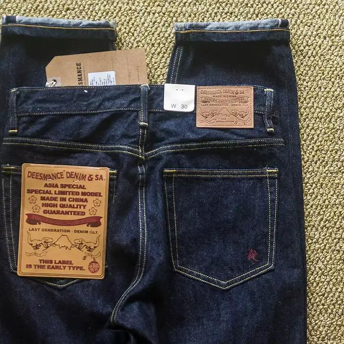 Jeans en denim vintage japonais avec finition délavée