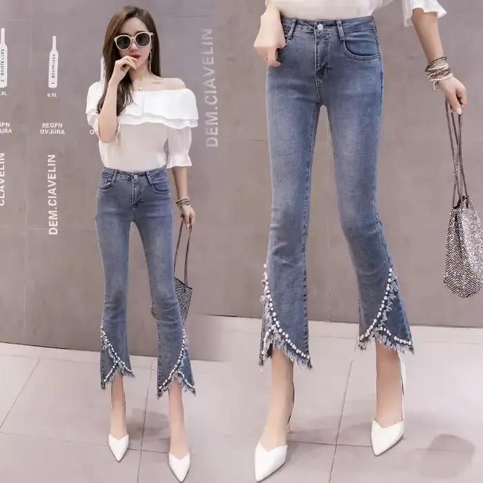 Jeans bleus courts pour femmes