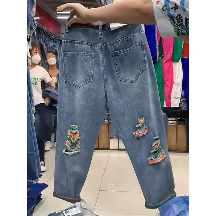Pantalon court en denim avec trou de dessin de document pour femme