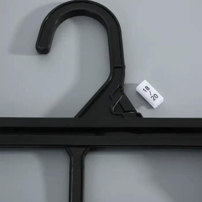 Pinces à Pantalons Multifonctionnelles en Plastique PP Gris Clair Pour Armoires et Espaces de Travail Occasions Spéciales