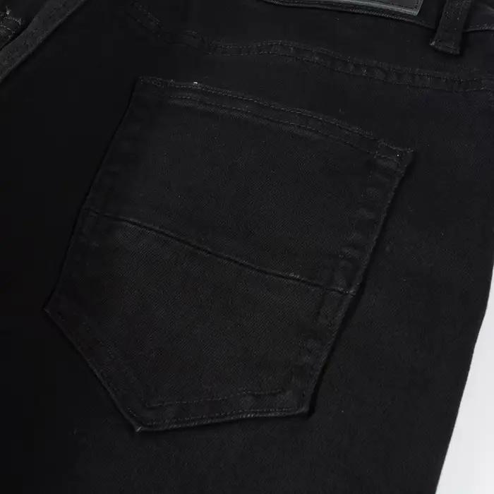 Hombre. Mode de rue, nouveaux jeans pour hommes