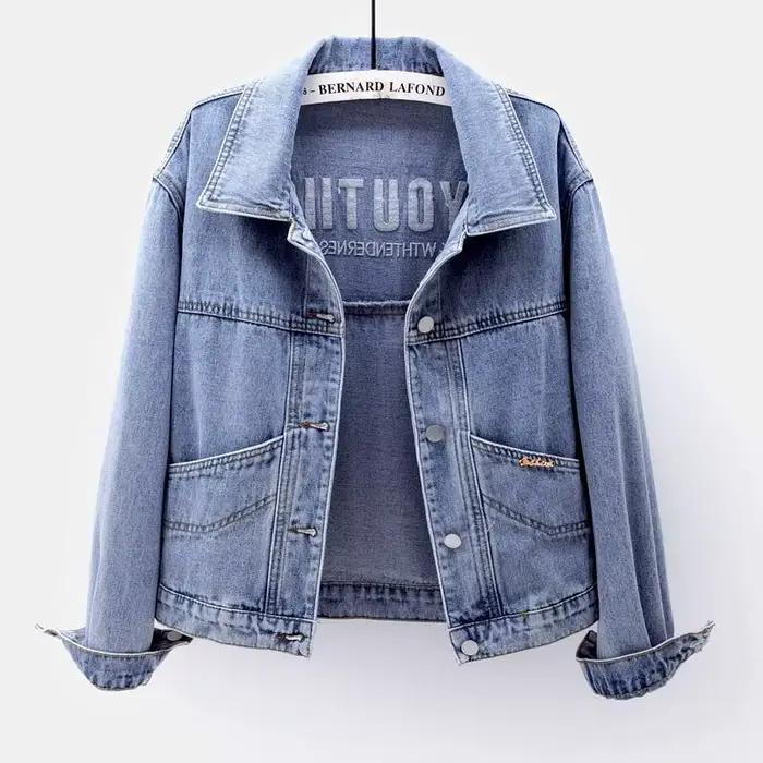 Veste en jean brodée pour femme