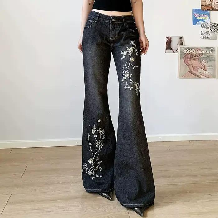 Jean évasé taille basse pour femmes