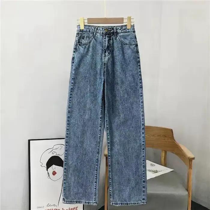 Jean en denim délavé coupe large pour femme
