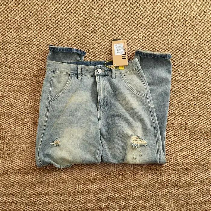 Jeans déchirés rétro bleu clair pour hommes, pantalon en denim cône droit décontracté, tendance vintage, style rétro, haute rue, quatre saisons, coupe droite, matériau coton, lavage en pierre, poches pratiques