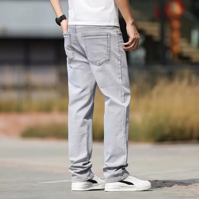 Nouveau jean droit ample et léger pour homme