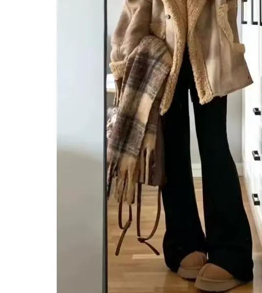Jean Micro évasé noir pour femmes, haut et polyvalent, avec polaire ajoutée, taille haute, ample, mo