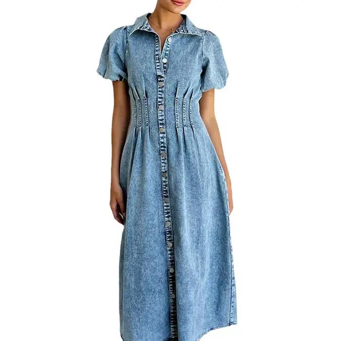 Robe chemise en jean délavé chic pour femme, manches courtes, taille plissée, longueur midi, idéale