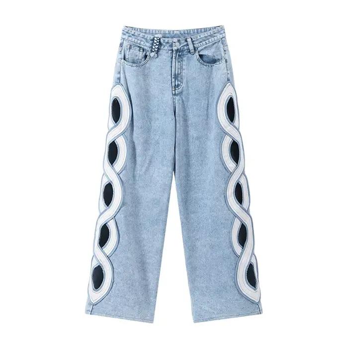 Jean long ample pour femme avec découpes latérales et torsades, collection Printemps-Été 2026, panta