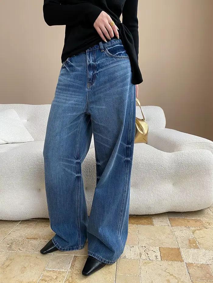 Conception de déconstructiviste relaxante avec jeans à jambes larges taille haute délavés à la couture double face