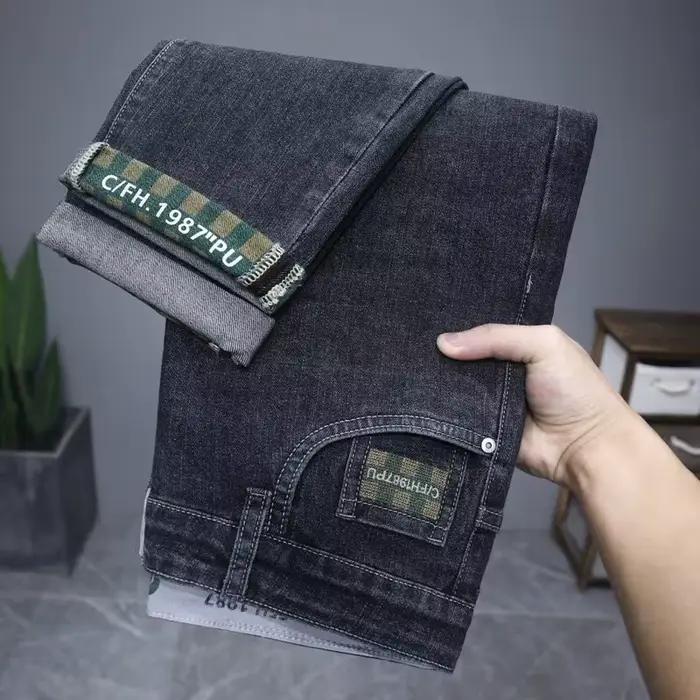 Jeans pour hommes de couleur unie