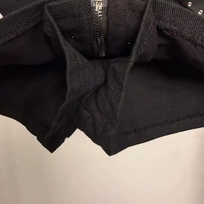 Mini-jupe short en jean riveté pour femme