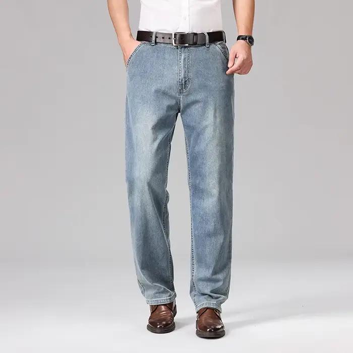 Jean décontracté homme en coton léger coupe droite