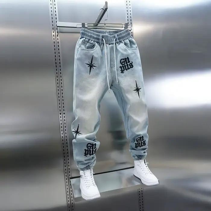 Jean en denim délavé brodé style streetwear américain