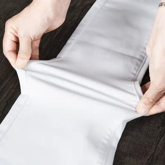 Jeans blancs taille haute pour femmes, coupe ajustée, élastique et adoucissant, idéal pour l'été et les sorties nocturnes