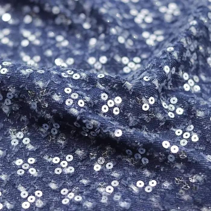 Tissu en denim lavé à l'eau avec paillettes brodées