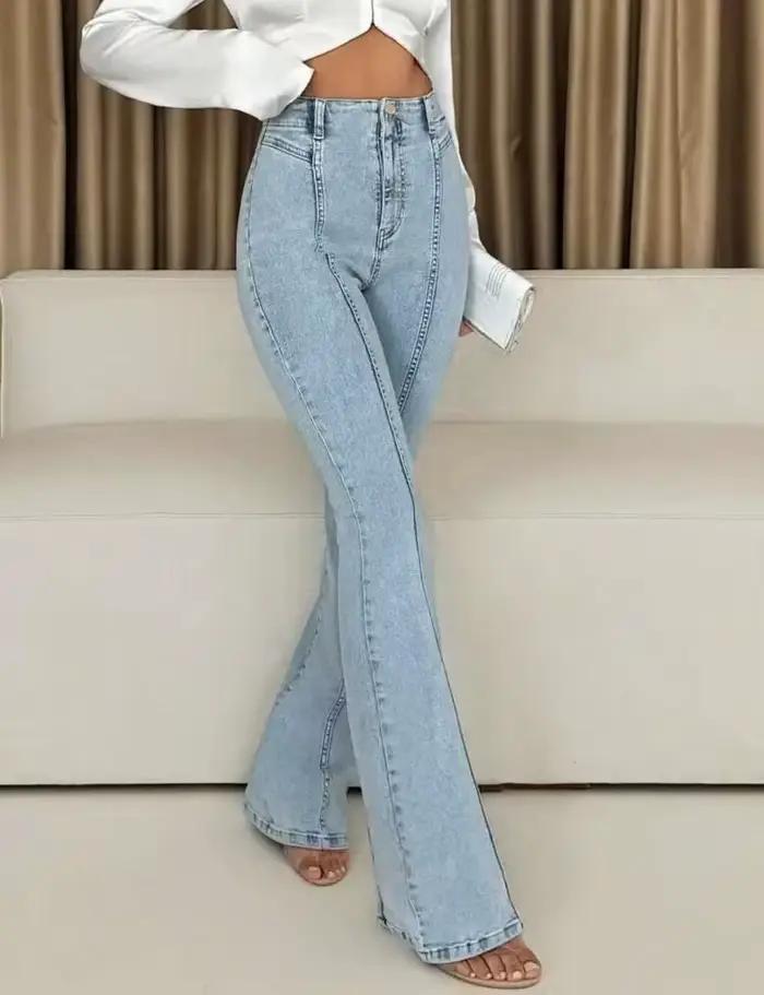 Jeans évasés bleu clair à taille haute pour femmes