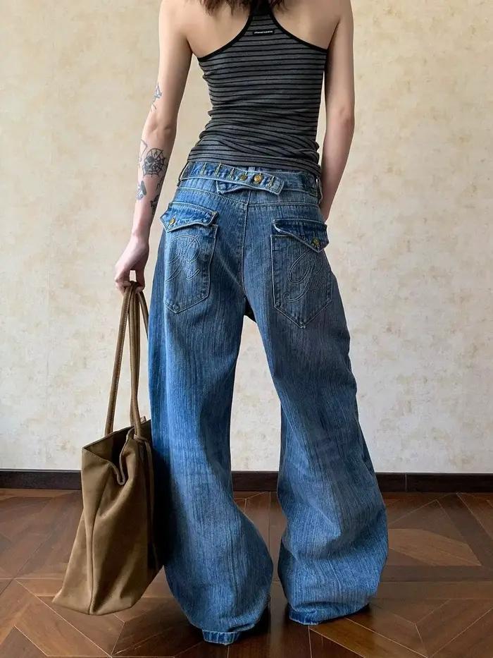 Nouveau style de jeans décontractés à jambe droite pour femme