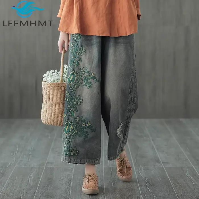 Jean Vintage en Denim avec Broderie Florale pour Femme