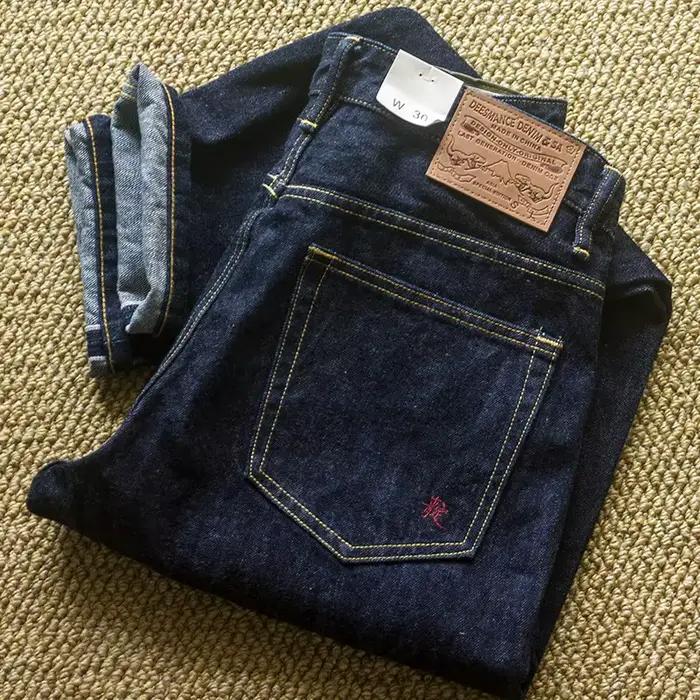 Jeans en denim vintage japonais avec finition délavée