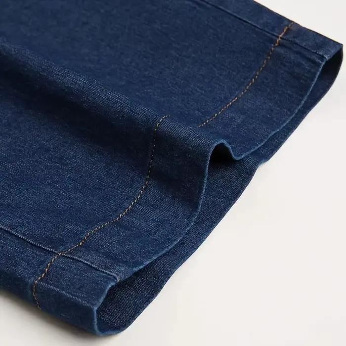 Jean fin en Denim pour mère d'âge moyen et âgée