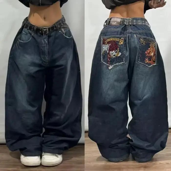 Jeans brodés à motif Joker pour femmes