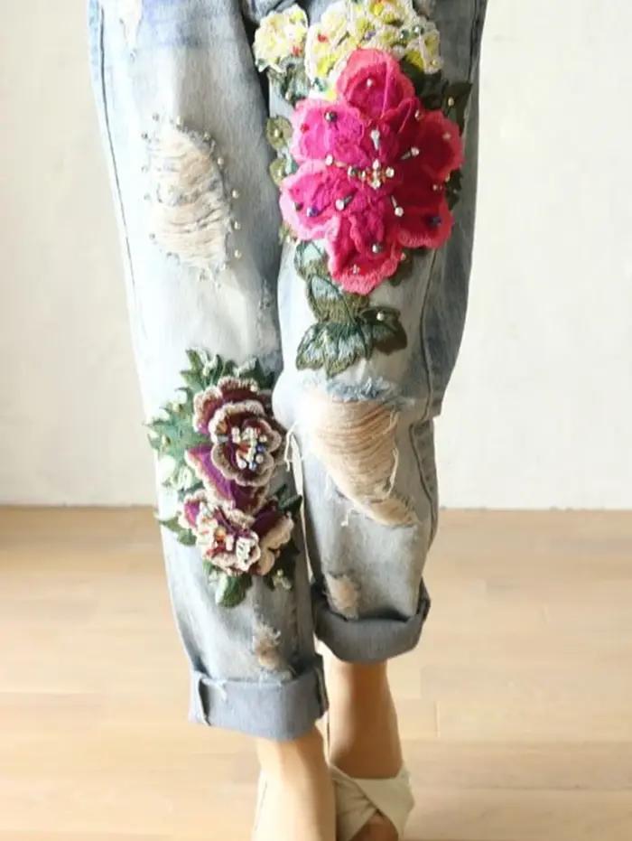 Jean ample brodé floral élégant pour femme