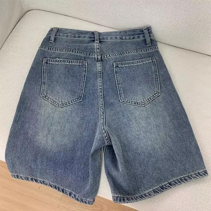 Jean court taille haute coupe droite pour femme