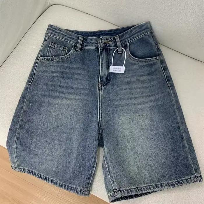 Jean court taille haute coupe droite pour femme