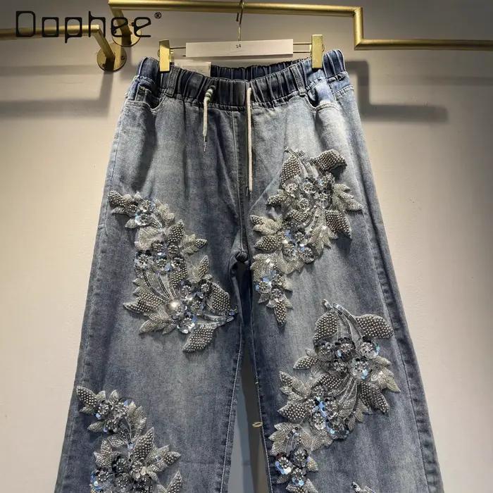 Jean brodé de fleurs et de paillettes pour femmes
