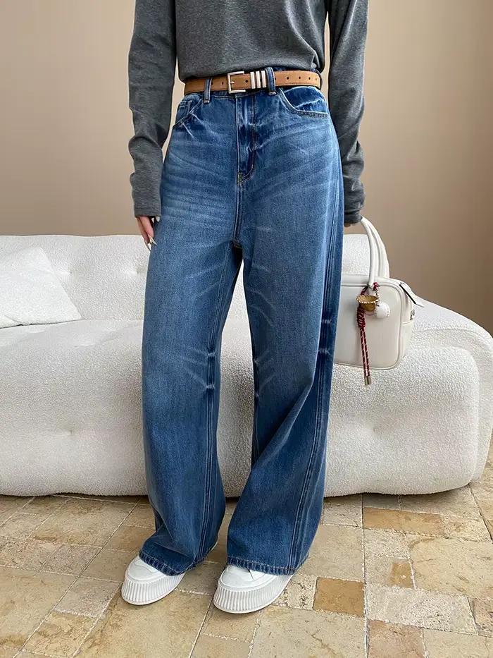 Conception de déconstructiviste relaxante avec jeans à jambes larges taille haute délavés à la couture double face
